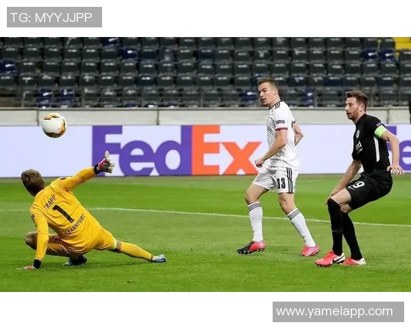 法兰克福总监强调新任主帅需注重进攻与球员培养目标锁定欧战资格