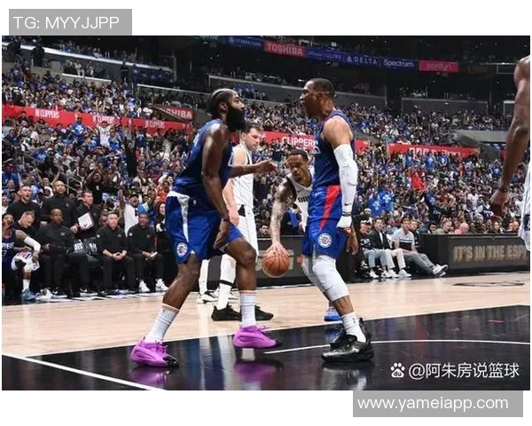 NBA精彩回顾雷霆大胜太阳湖人轻松战胜独行侠快船击败灰熊展现强势表现