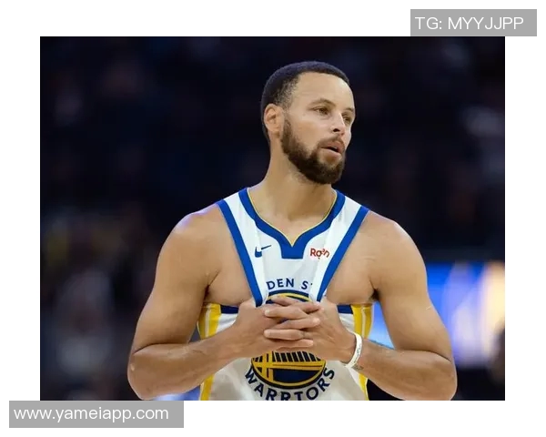 科尔盛赞库里在球队中的核心地位一切战术围绕他展开